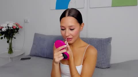 Snapshot of selenarousey chatting on October 11, 7:40 am Selena online show from October 11, 7:40 am