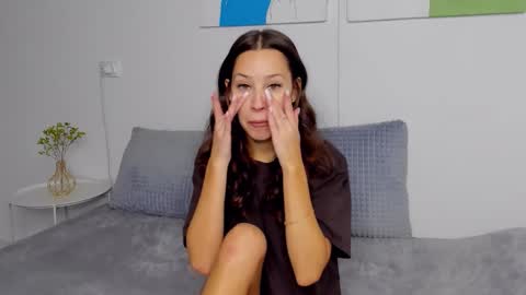 Snapshot of selenarousey chatting on November 6, 10:27 am Selena online show from November 6, 10:27 am