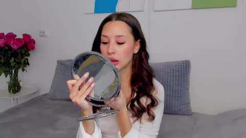 Snapshot of selenarousey chatting on November 21, 7:18 am Selena online show from November 21, 7:18 am