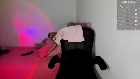 Snapshot of selene_e chatting on January 24, 10:41 pm Karol. online show from January 24, 10:41 pm