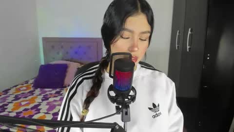 Snapshot of selene_e chatting on November 12, 10:20 pm Karol. online show from November 12, 10:20 pm