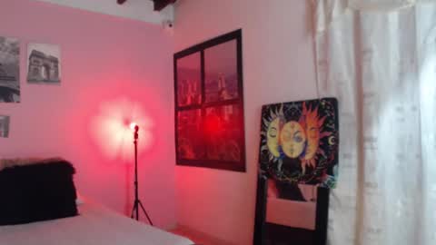 Snapshot of selene_gils chatting on December 10, 4:27 pm nathy online show from December 10, 4:27 pm