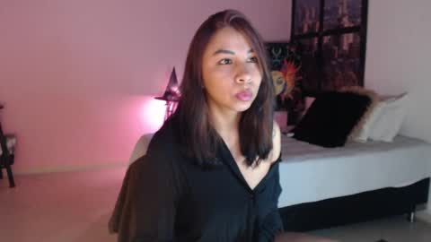 Snapshot of selene_gils chatting on January 4, 2:35 pm nathy online show from January 4, 2:35 pm