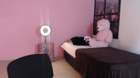 Snapshot of selene_gils chatting on March 11, 12:00 am nathy online show from March 11, 12:00 am