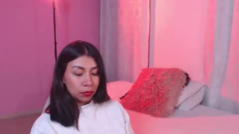 Snapshot of selene_gils chatting on November 14, 2:43 am nathy online show from November 14, 2:43 am