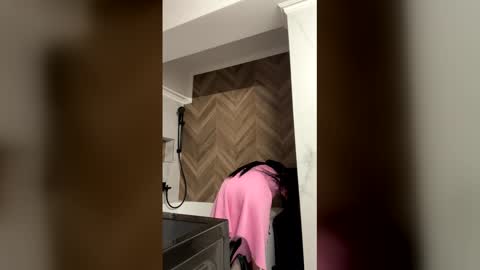 Snapshot of selinn11 chatting on December 16, 8:19 am Selin online show from December 16, 8:19 am