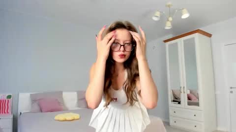 Snapshot of sen0_rita chatting on October 27, 9:35 am Ami online show from October 27, 9:35 am