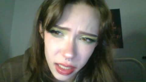 Snapshot of sendforesme chatting on December 29, 1:13 am goddess esme online show from December 29, 1:13 am