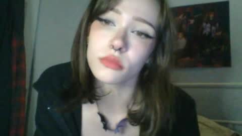 Snapshot of sendforesme chatting on January 25, 2:15 am goddess esme online show from January 25, 2:15 am