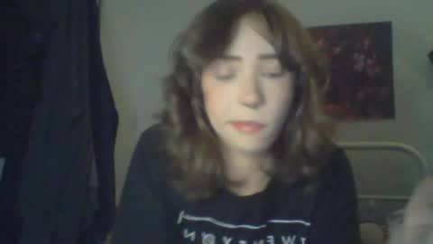 Snapshot of sendforesme chatting on October 25, 11:43 pm goddess esme online show from October 25, 11:43 pm