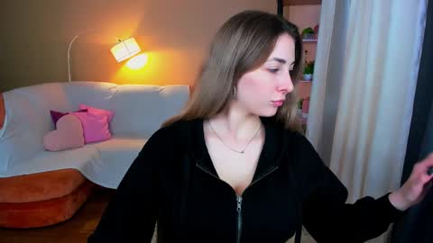 sensitiveheartt online show from September 14, 11:42 am