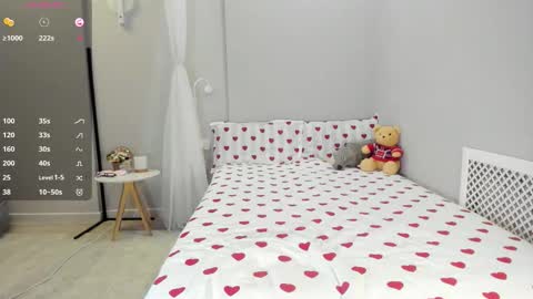 Sua online show from September 27, 9:53 pm