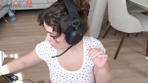 SeraReads online show from September 9, 12:15 pm