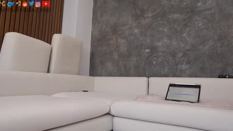 SeraReads online show from September 10, 9:09 am