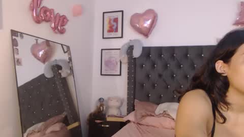 sararoussee online show from March 9, 1:56 am