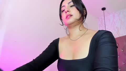  Serena  online show from November 21, 7:45 pm