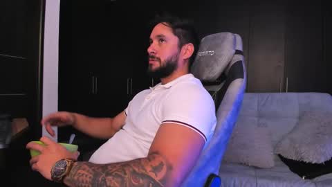 Snapshot of sergi_mancini11 chatting on December 17, 12:27 am Sergi Mancini online show from December 17, 12:27 am