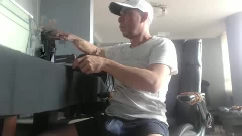 hetero serio discreto online show from January 11, 6:54 pm