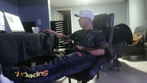 hetero serio discreto online show from February 25, 12:03 am