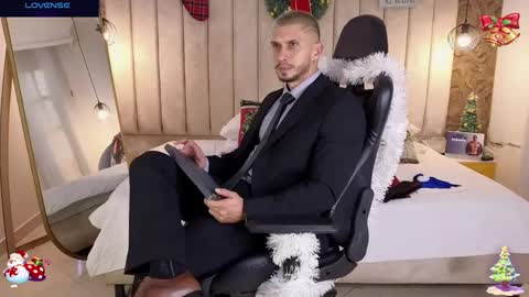 HEY IM SETH online show from December 23, 8:25 pm