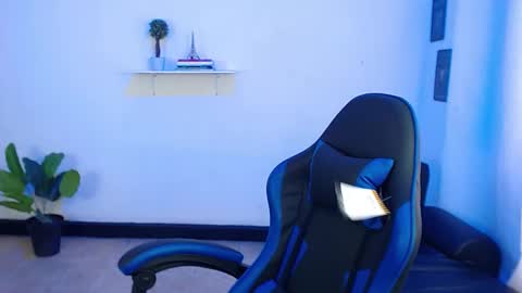 Thomas online show from September 18, 3:14 pm