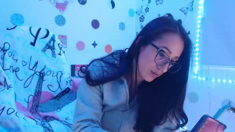 Snapshot of seuctive_woman57 chatting on January 29, 11:20 am samy online show from January 29, 11:20 am