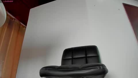 brithany  online show from November 22, 4:39 pm