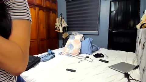 Snapshot of sexefantasia chatting on October 26, 12:49 am HEY GUYS KEVIAM I MY NEW TWITTER IS anitalautter26 imstagran anitalautter26 officialOFanitalautter online show from October 26, 12:49 am