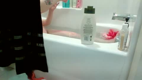 Snapshot of sexislitpuss69 chatting on February 23, 11:36 pm sexislitpuss69 online show from February 23, 11:36 pm