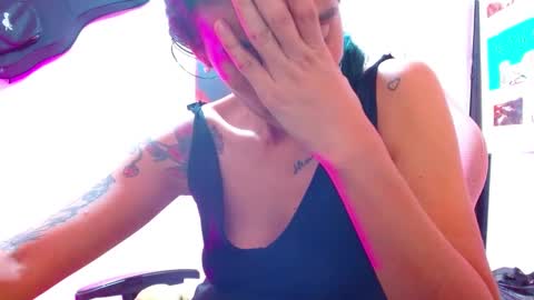 sexmilkdirty online show from December 6, 3:19 am