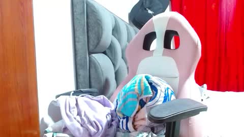 sexmilkdirty online show from October 18, 12:13 am