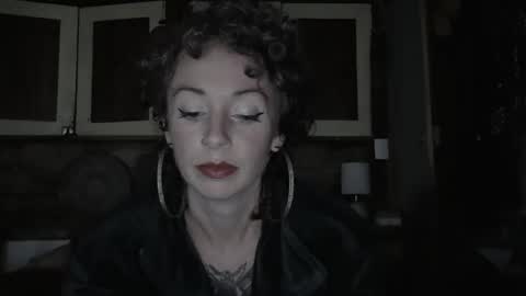 Snapshot of sexnchocolate chatting on December 13, 7:04 am Trixy Rose online show from December 13, 7:04 am