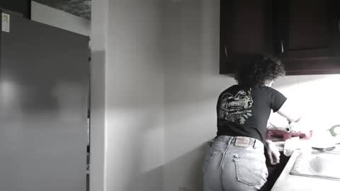 Snapshot of sexnchocolate chatting on February 6, 5:25 am Trixy Rose online show from February 6, 5:25 am