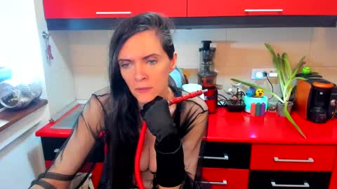 sexqueen1111 online show from March 4, 2:17 am