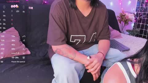 Snapshot of sextape_couple chatting on February 4, 7:11 pm Ask me online show from February 4, 7:11 pm