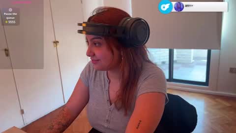 Andrea online show from December 11, 8:28 pm