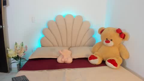 LUXURY online show from January 7, 6:35 pm