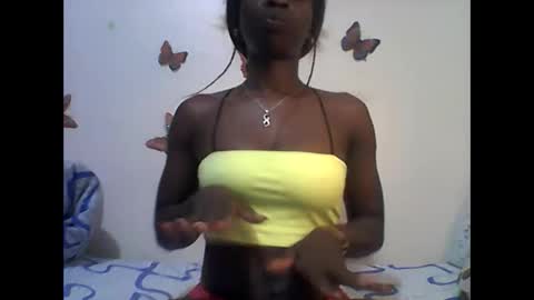 Snapshot of sexy_annbel chatting on October 19, 10:10 pm Ann online show from October 19, 10:10 pm