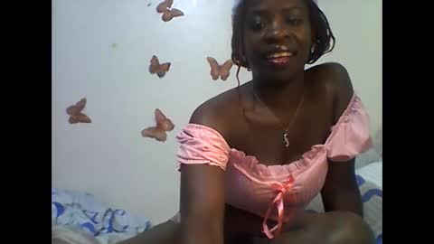Snapshot of sexy_annbel chatting on October 25, 12:18 am Ann online show from October 25, 12:18 am