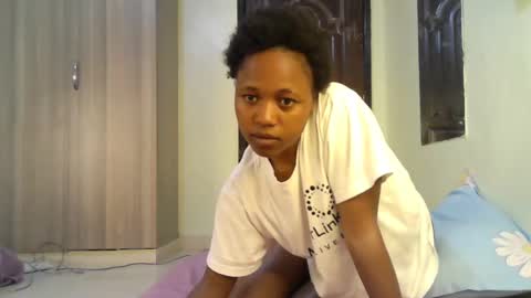 Snapshot of sexy_ariana_2 chatting on January 18, 2:23 pm Ariana online show from January 18, 2:23 pm