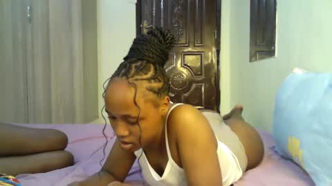 Snapshot of sexy_ariana_2 chatting on February 9, 6:58 pm Ariana online show from February 9, 6:58 pm