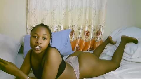 Snapshot of sexy_ariana_2 chatting on February 25, 2:00 pm Ariana online show from February 25, 2:00 pm