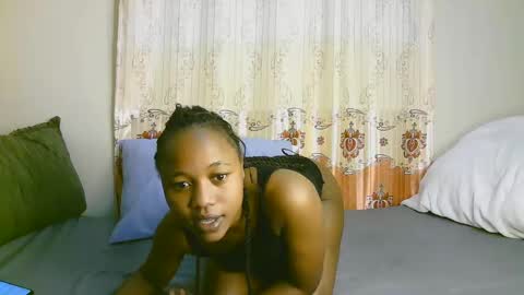 Snapshot of sexy_ariana_2 chatting on February 27, 4:43 pm Ariana online show from February 27, 4:43 pm