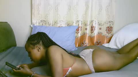 Snapshot of sexy_ariana_2 chatting on February 28, 12:20 pm Ariana online show from February 28, 12:20 pm