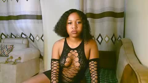 Snapshot of sexy_ariana_2 chatting on November 20, 9:20 am Ariana online show from November 20, 9:20 am