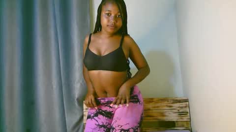 Snapshot of sexy_ariana_2 chatting on December 14, 7:18 pm Ariana online show from December 14, 7:18 pm