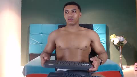 Snapshot of sexy_bigcock01 chatting on January 20, 12:07 pm sexy_bigcock01 online show from January 20, 12:07 pm