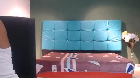 Snapshot of sexy_bigcock01 chatting on January 21, 12:07 pm sexy_bigcock01 online show from January 21, 12:07 pm