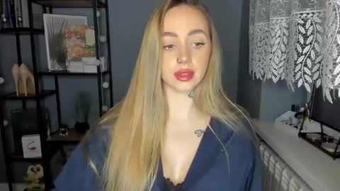 C o r a l i e online show from December 10, 11:22 am