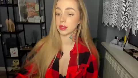 C o r a l i e online show from December 11, 11:19 am